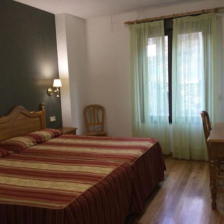 Hotel Cinco Castanos Канделарио Экстерьер фото