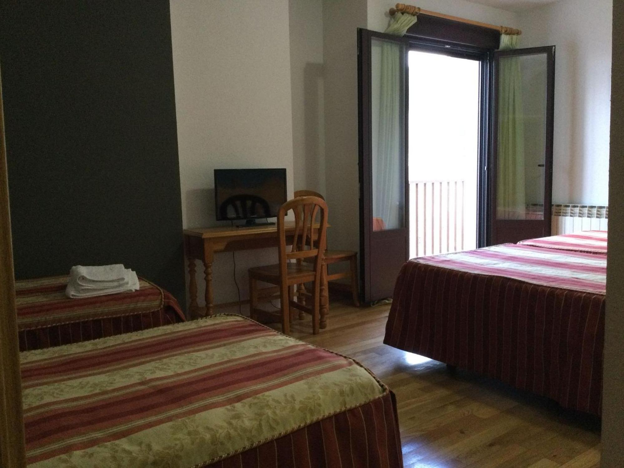 Hotel Cinco Castanos Канделарио Экстерьер фото