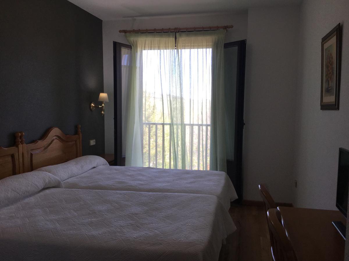 Hotel Cinco Castanos Канделарио Экстерьер фото