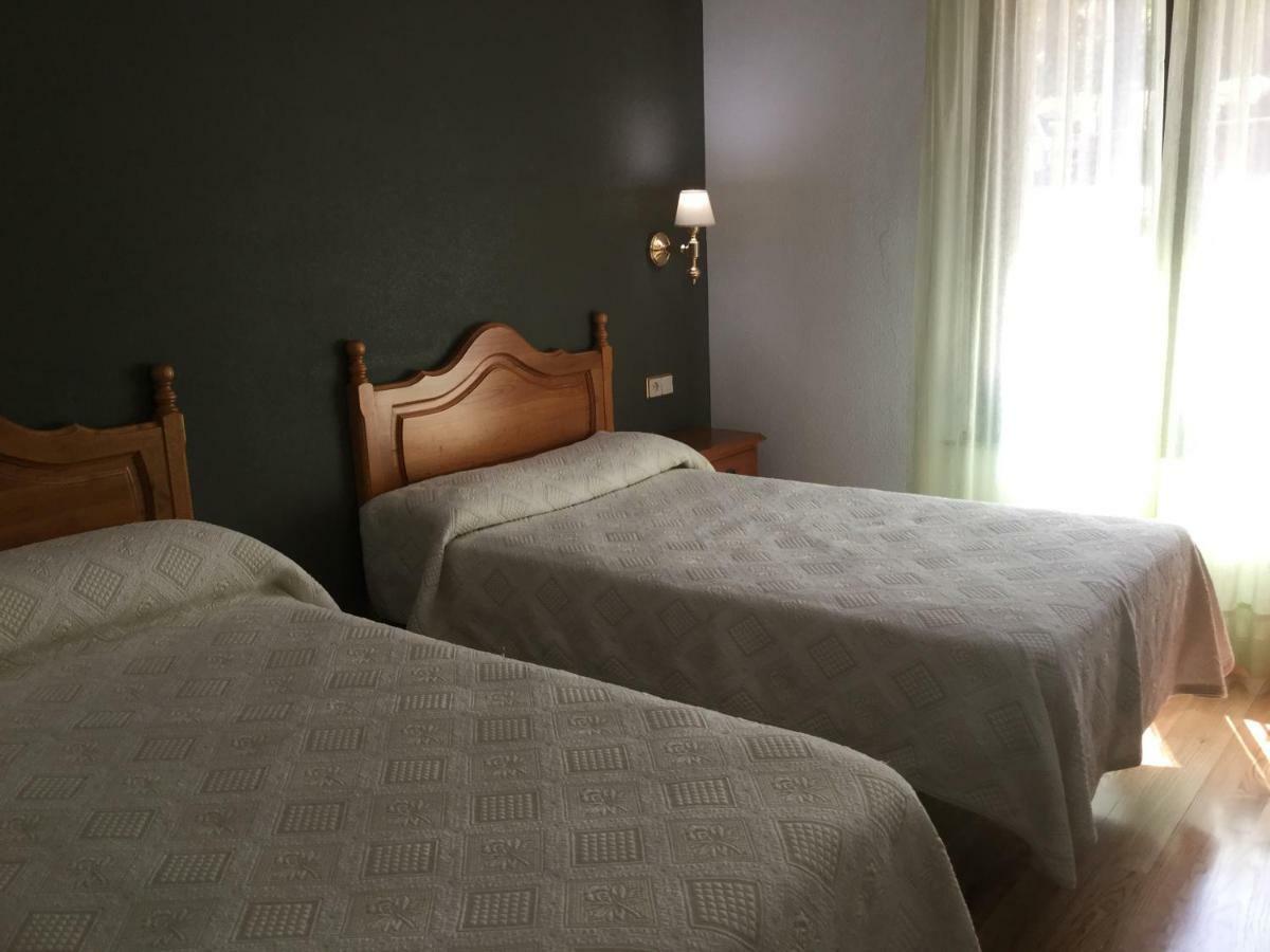 Hotel Cinco Castanos Канделарио Экстерьер фото